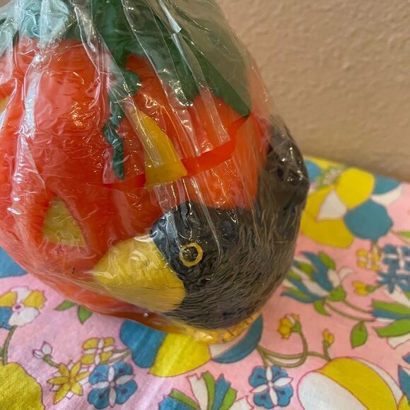 Vintage Halloween Pumpkin and Crow Hallmark Candle - Picture 15 of 15